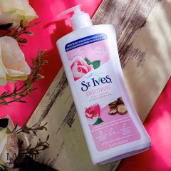 لوسیون بدن ضد چروک سنت ایوز St Ives حاوی گل رز و روغن آرگان - تصویر ۲